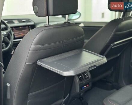 Серый Фольксваген Туран, объемом двигателя 2 л и пробегом 240 тыс. км за 17300 $, фото 42 на Automoto.ua