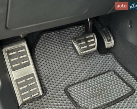 Серый Фольксваген Туран, объемом двигателя 2 л и пробегом 240 тыс. км за 17300 $, фото 39 на Automoto.ua