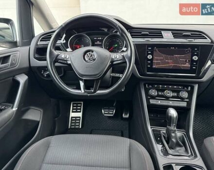 Серый Фольксваген Туран, объемом двигателя 2 л и пробегом 240 тыс. км за 17300 $, фото 35 на Automoto.ua