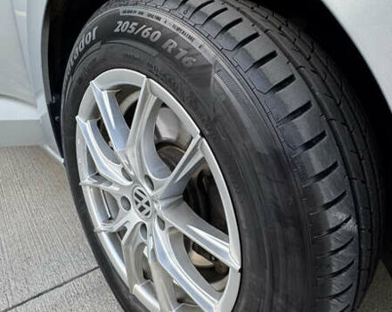 Сірий Фольксваген Туран, об'ємом двигуна 1.97 л та пробігом 240 тис. км за 17500 $, фото 24 на Automoto.ua