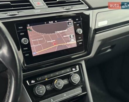 Серый Фольксваген Туран, объемом двигателя 2 л и пробегом 240 тыс. км за 17300 $, фото 63 на Automoto.ua