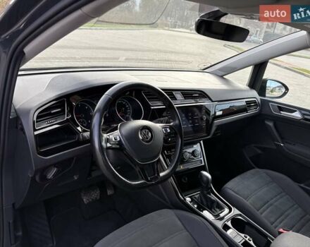 Серый Фольксваген Туран, объемом двигателя 1.97 л и пробегом 231 тыс. км за 18650 $, фото 28 на Automoto.ua