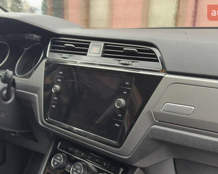 Серый Фольксваген Туран, объемом двигателя 1.97 л и пробегом 278 тыс. км за 18700 $, фото 24 на Automoto.ua