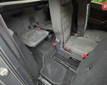 Серый Фольксваген Туран, объемом двигателя 1.97 л и пробегом 278 тыс. км за 18700 $, фото 58 на Automoto.ua