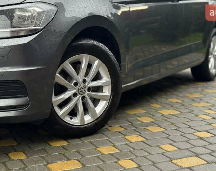 Серый Фольксваген Туран, объемом двигателя 1.97 л и пробегом 278 тыс. км за 18700 $, фото 93 на Automoto.ua