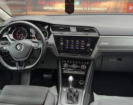 Серый Фольксваген Туран, объемом двигателя 1.97 л и пробегом 278 тыс. км за 18700 $, фото 52 на Automoto.ua
