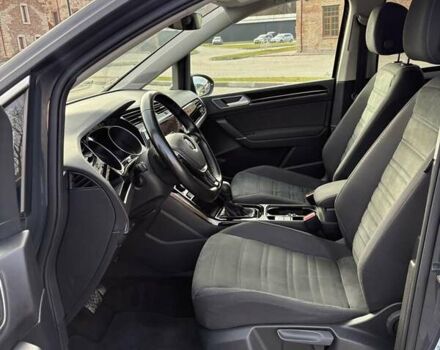 Серый Фольксваген Туран, объемом двигателя 1.97 л и пробегом 231 тыс. км за 18650 $, фото 25 на Automoto.ua