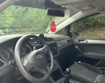 Серый Фольксваген Туран, объемом двигателя 1.6 л и пробегом 232 тыс. км за 16500 $, фото 6 на Automoto.ua