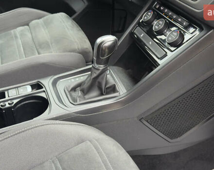 Серый Фольксваген Туран, объемом двигателя 1.97 л и пробегом 278 тыс. км за 18700 $, фото 74 на Automoto.ua