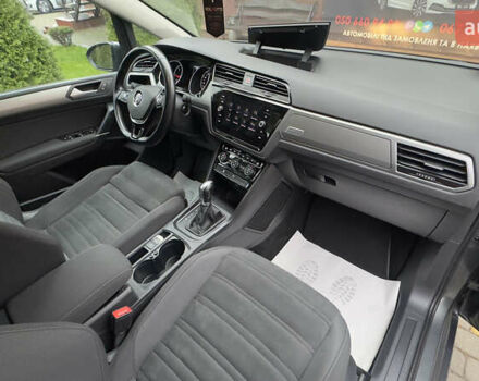 Серый Фольксваген Туран, объемом двигателя 1.97 л и пробегом 278 тыс. км за 18700 $, фото 78 на Automoto.ua