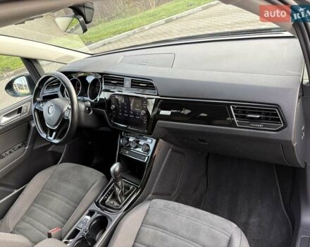 Серый Фольксваген Туран, объемом двигателя 1.97 л и пробегом 231 тыс. км за 18650 $, фото 19 на Automoto.ua