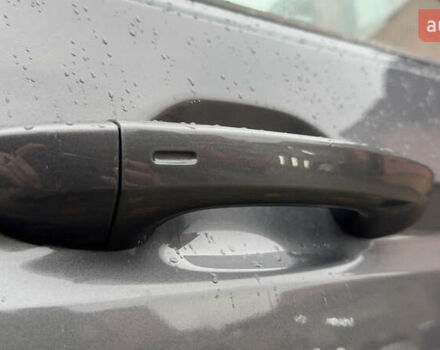 Серый Фольксваген Туран, объемом двигателя 1.97 л и пробегом 278 тыс. км за 18700 $, фото 19 на Automoto.ua