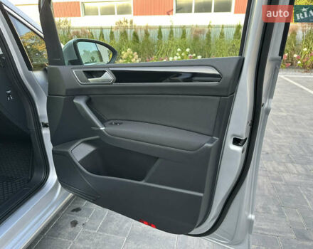 Серый Фольксваген Туран, объемом двигателя 2 л и пробегом 236 тыс. км за 20500 $, фото 47 на Automoto.ua