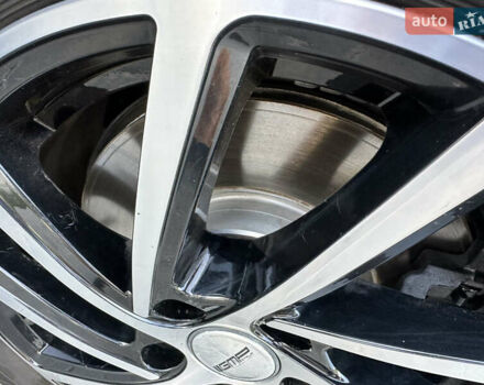 Серый Фольксваген Туран, объемом двигателя 2 л и пробегом 236 тыс. км за 20500 $, фото 86 на Automoto.ua