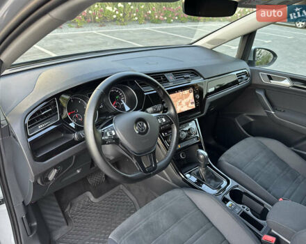 Серый Фольксваген Туран, объемом двигателя 2 л и пробегом 236 тыс. км за 20500 $, фото 30 на Automoto.ua