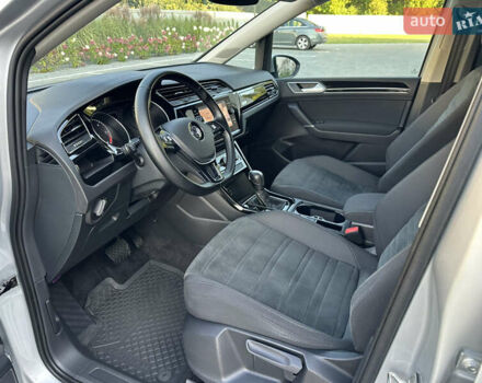 Серый Фольксваген Туран, объемом двигателя 2 л и пробегом 236 тыс. км за 20500 $, фото 28 на Automoto.ua