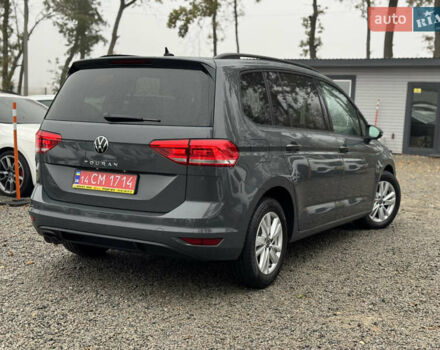 Серый Фольксваген Туран, объемом двигателя 2 л и пробегом 185 тыс. км за 22500 $, фото 2 на Automoto.ua