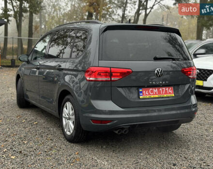 Серый Фольксваген Туран, объемом двигателя 2 л и пробегом 185 тыс. км за 22500 $, фото 1 на Automoto.ua