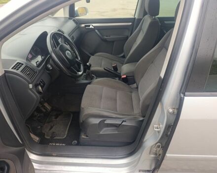 Серый Фольксваген Туран, объемом двигателя 2 л и пробегом 180 тыс. км за 2600 $, фото 6 на Automoto.ua