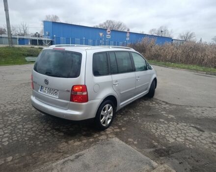 Серый Фольксваген Туран, объемом двигателя 2 л и пробегом 180 тыс. км за 2600 $, фото 2 на Automoto.ua