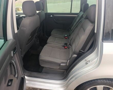 Серый Фольксваген Туран, объемом двигателя 2 л и пробегом 180 тыс. км за 2600 $, фото 7 на Automoto.ua