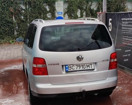 Серый Фольксваген Туран, объемом двигателя 1.6 л и пробегом 359 тыс. км за 3500 $, фото 2 на Automoto.ua