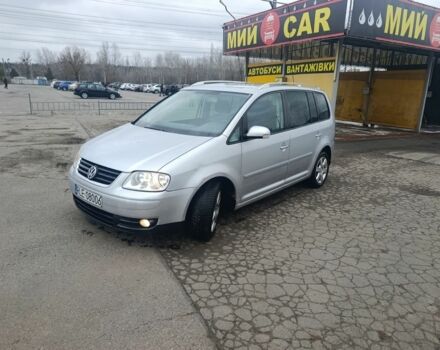 Серый Фольксваген Туран, объемом двигателя 2 л и пробегом 180 тыс. км за 2600 $, фото 5 на Automoto.ua