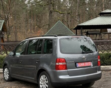 Сірий Фольксваген Туран, об'ємом двигуна 1.6 л та пробігом 200 тис. км за 5700 $, фото 3 на Automoto.ua