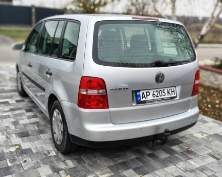 Серый Фольксваген Туран, объемом двигателя 1.6 л и пробегом 181 тыс. км за 5300 $, фото 1 на Automoto.ua