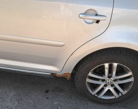 Серый Фольксваген Туран, объемом двигателя 2 л и пробегом 366 тыс. км за 4872 $, фото 5 на Automoto.ua