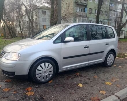 Серый Фольксваген Туран, объемом двигателя 1.6 л и пробегом 230 тыс. км за 5995 $, фото 3 на Automoto.ua