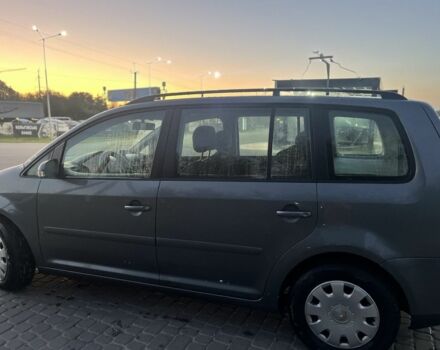 Серый Фольксваген Туран, объемом двигателя 1.6 л и пробегом 290 тыс. км за 4700 $, фото 2 на Automoto.ua