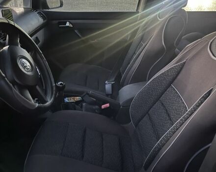 Серый Фольксваген Туран, объемом двигателя 1.6 л и пробегом 290 тыс. км за 4700 $, фото 5 на Automoto.ua