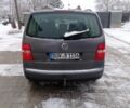 Сірий Фольксваген Туран, об'ємом двигуна 2 л та пробігом 312 тис. км за 3096 $, фото 4 на Automoto.ua