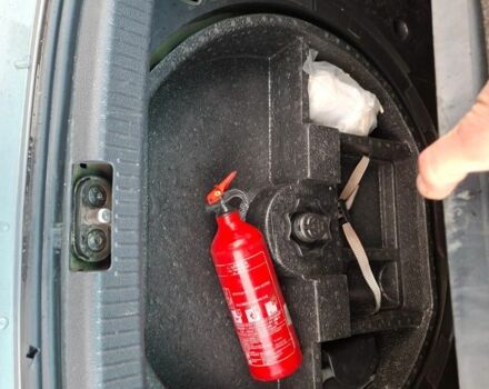 Серый Фольксваген Туран, объемом двигателя 1.9 л и пробегом 300 тыс. км за 3300 $, фото 14 на Automoto.ua