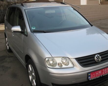 Серый Фольксваген Туран, объемом двигателя 1.6 л и пробегом 230 тыс. км за 6500 $, фото 3 на Automoto.ua