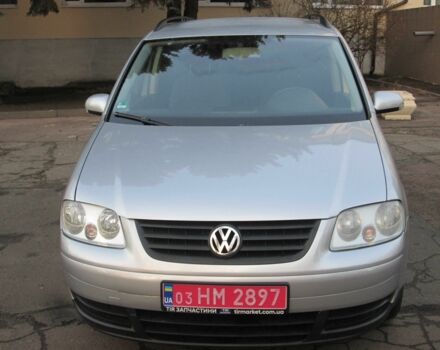 Серый Фольксваген Туран, объемом двигателя 1.6 л и пробегом 230 тыс. км за 6500 $, фото 2 на Automoto.ua