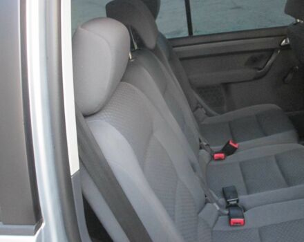 Серый Фольксваген Туран, объемом двигателя 1.6 л и пробегом 230 тыс. км за 6500 $, фото 16 на Automoto.ua