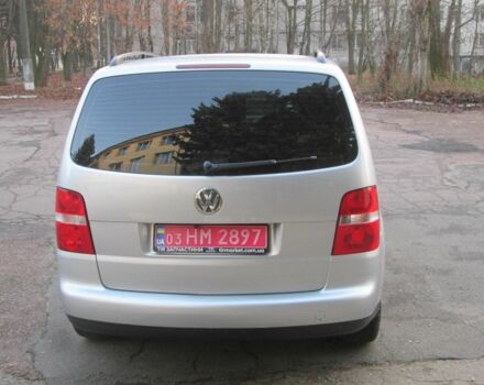 Серый Фольксваген Туран, объемом двигателя 1.6 л и пробегом 230 тыс. км за 6500 $, фото 4 на Automoto.ua