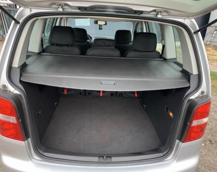 Сірий Фольксваген Туран, об'ємом двигуна 1.9 л та пробігом 260 тис. км за 5900 $, фото 7 на Automoto.ua