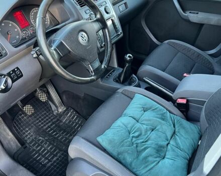 Серый Фольксваген Туран, объемом двигателя 2 л и пробегом 306 тыс. км за 6900 $, фото 3 на Automoto.ua