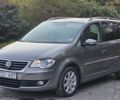 Серый Фольксваген Туран, объемом двигателя 2 л и пробегом 334 тыс. км за 8800 $, фото 1 на Automoto.ua