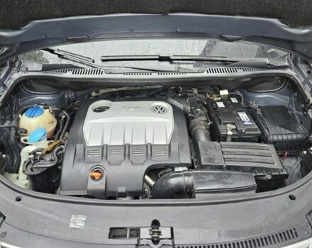 Серый Фольксваген Туран, объемом двигателя 2 л и пробегом 334 тыс. км за 8800 $, фото 19 на Automoto.ua