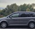 Серый Фольксваген Туран, объемом двигателя 2 л и пробегом 334 тыс. км за 8800 $, фото 1 на Automoto.ua