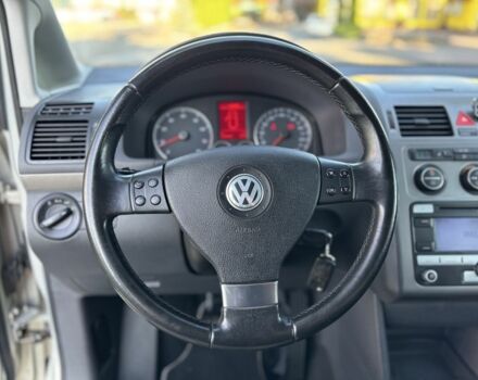 Серый Фольксваген Туран, объемом двигателя 1.4 л и пробегом 244 тыс. км за 6300 $, фото 7 на Automoto.ua