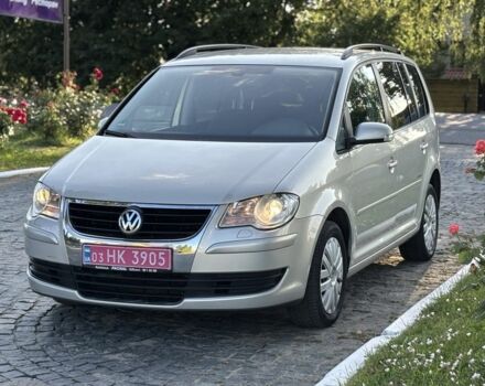 Серый Фольксваген Туран, объемом двигателя 1.4 л и пробегом 244 тыс. км за 6300 $, фото 2 на Automoto.ua