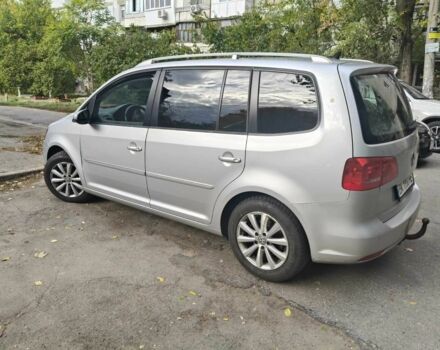 Серый Фольксваген Туран, объемом двигателя 1.6 л и пробегом 300 тыс. км за 7600 $, фото 3 на Automoto.ua