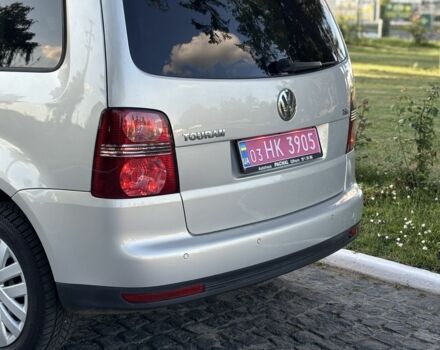 Серый Фольксваген Туран, объемом двигателя 1.4 л и пробегом 244 тыс. км за 6300 $, фото 10 на Automoto.ua