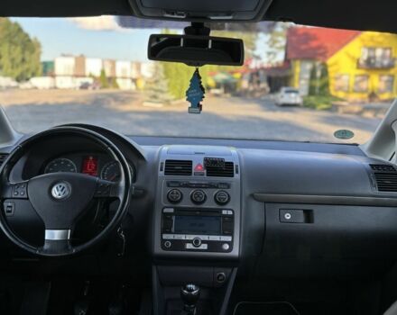 Серый Фольксваген Туран, объемом двигателя 1.4 л и пробегом 244 тыс. км за 6300 $, фото 14 на Automoto.ua