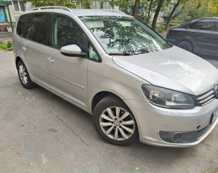 Серый Фольксваген Туран, объемом двигателя 1.6 л и пробегом 300 тыс. км за 7600 $, фото 2 на Automoto.ua